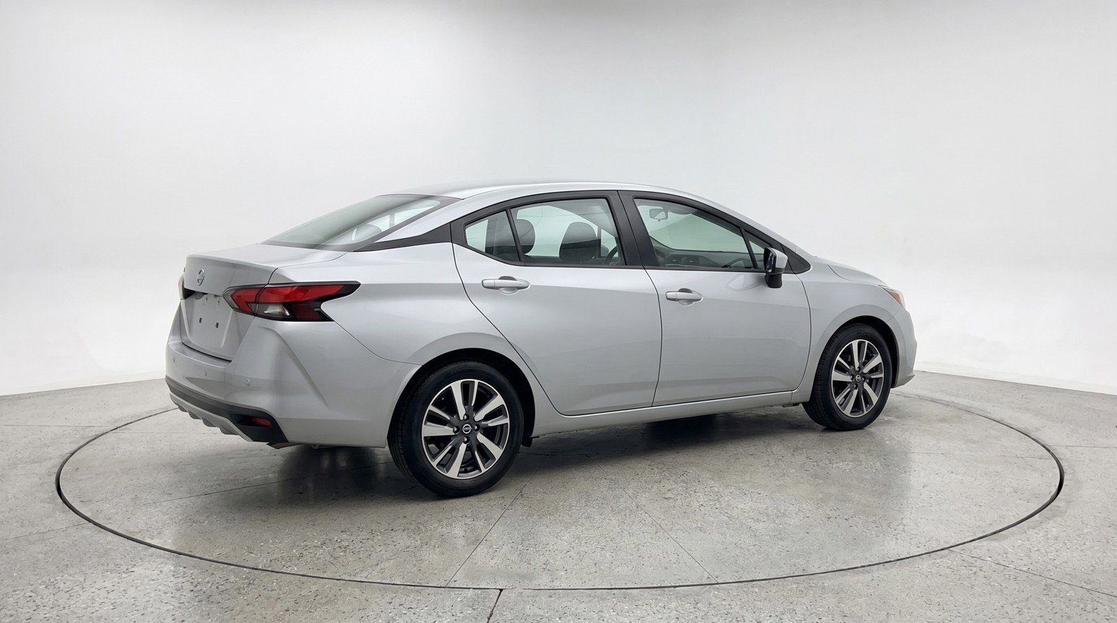 Used 2025 Nissan Versa SV FWD image 9