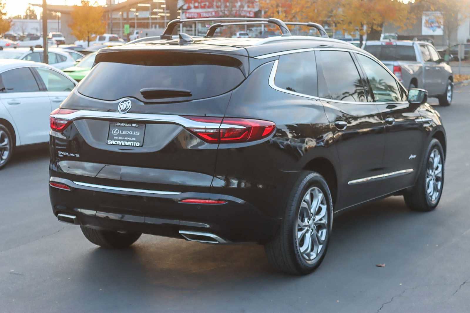Used 2021 Buick Enclave Avenir w/ Avenir Technology Package image 4