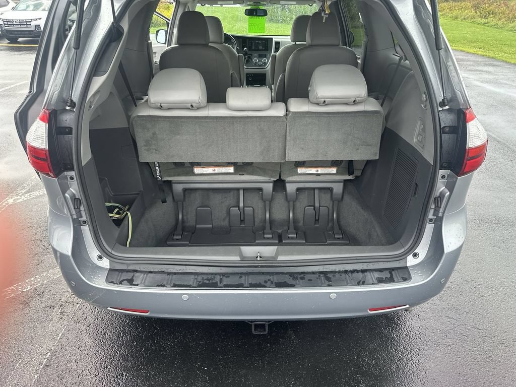 Used 2015 Toyota Sienna XLE Premium AWD/4WD image 31