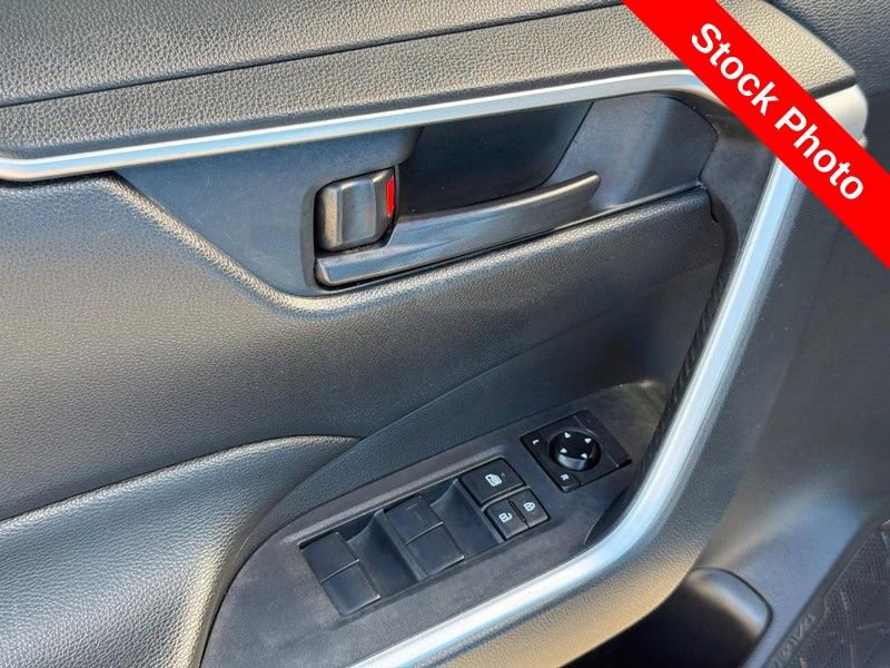 Used 2019 Toyota RAV4 LE w/ All Weather Liner Package FWD image 18