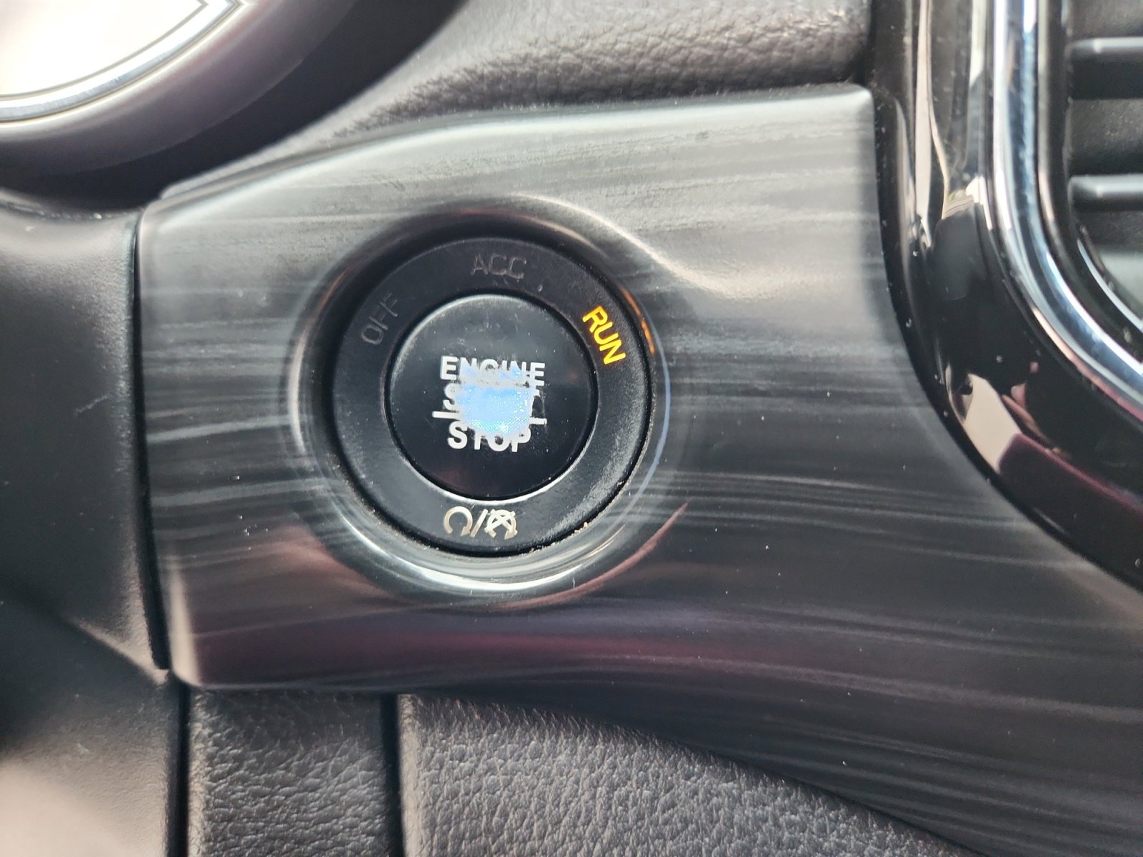 Used 2019 Jeep Grand Cherokee Laredo w/ 18" Wheel & 8.4" Radio Group image 30