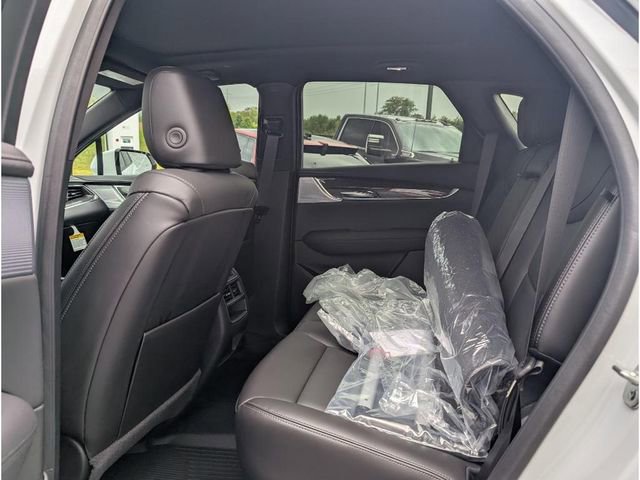 New 2025 Cadillac XT5 Sportv w/ LPO, Blue Accent Package image 10