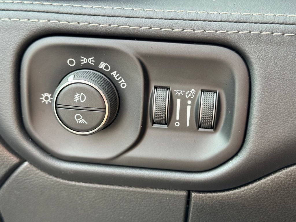 New 2026 RAM 3500 Limited image 24