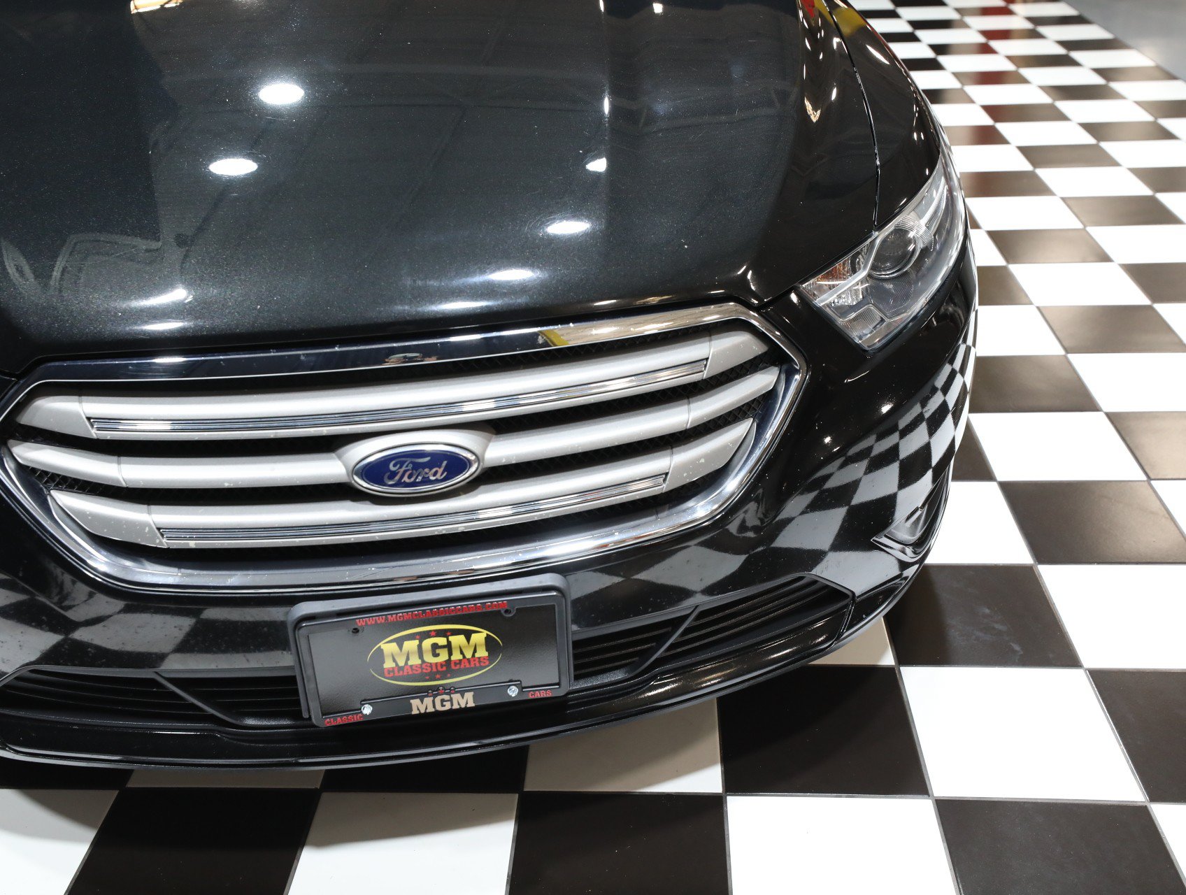 Used 2013 Ford Taurus SEL FWD image 10