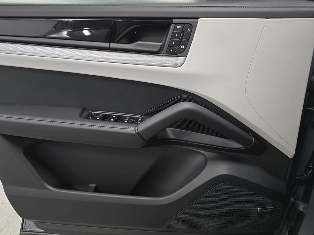 New 2026 Porsche Cayenne S AWD/4WD image 23
