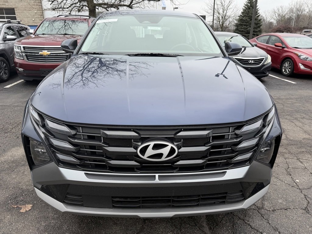 Used 2025 Hyundai Tucson SE image 2