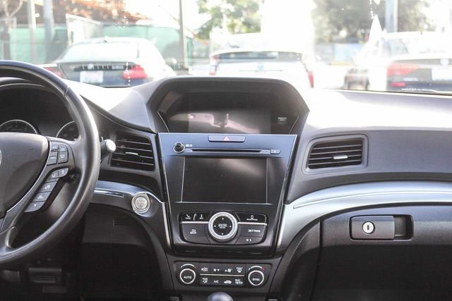 Used 2020 Acura ILX w/ Premium Package image 18