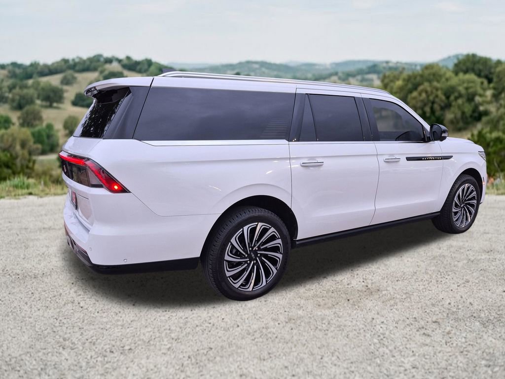 Used 2025 Lincoln Navigator L Black Label AWD/4WD image 10