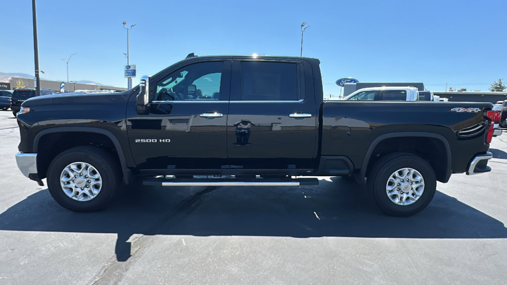 Used 2024 Chevrolet Silverado 2500 LTZ AWD/4WD image 6