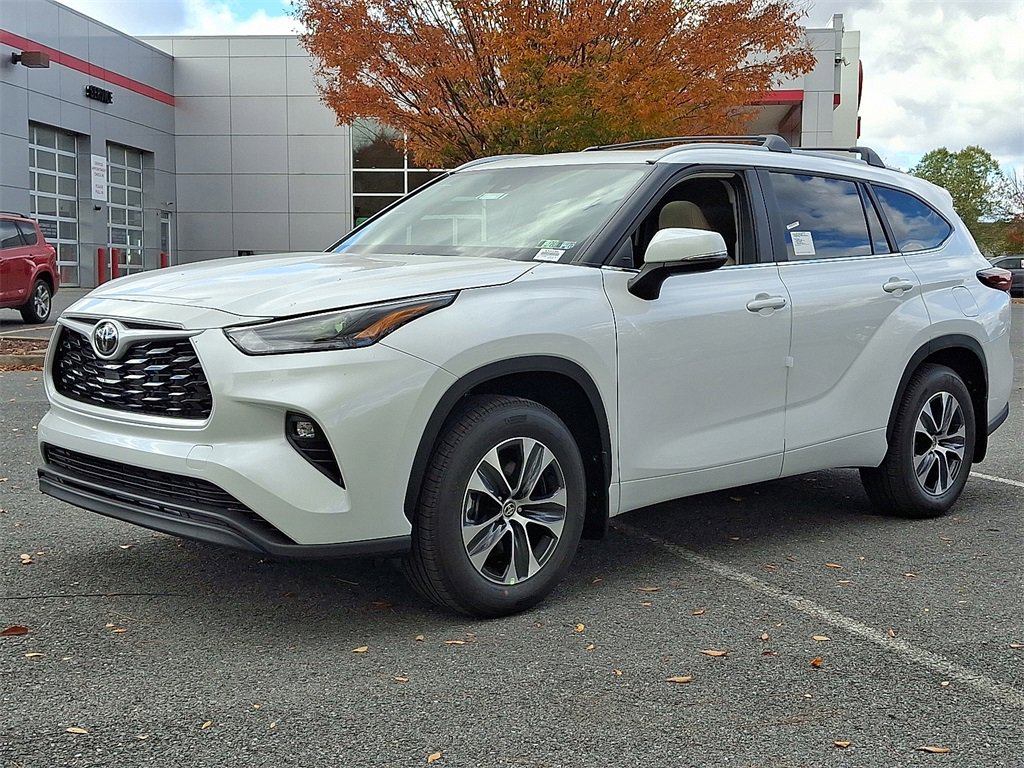 New 2025 Toyota Highlander XLE video 2