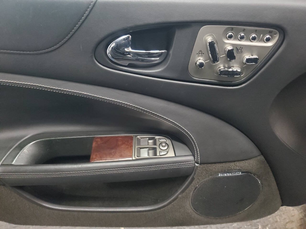 Used 2010 Jaguar XKR R RWD image 10