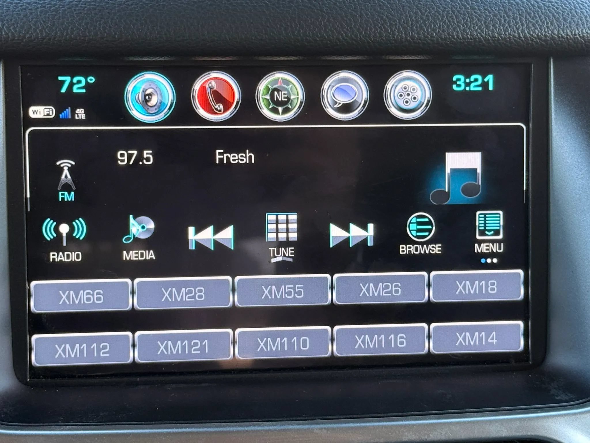 Used 2020 Chevrolet Suburban LT AWD/4WD image 34