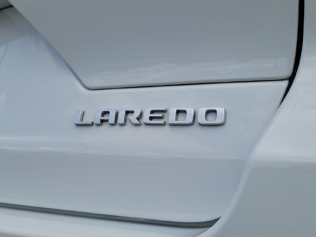 Certified 2025 Jeep Grand Cherokee Laredo AWD/4WD image 9