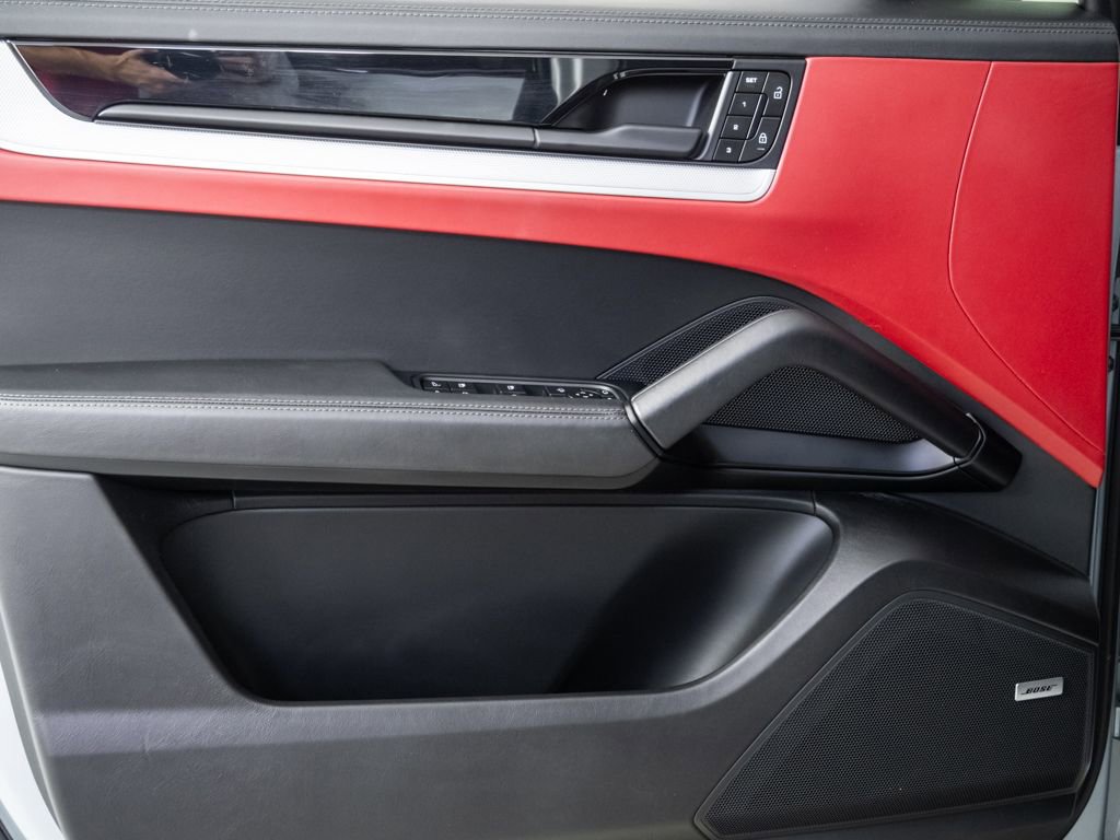 Certified 2024 Porsche Cayenne Coupe AWD/4WD image 6