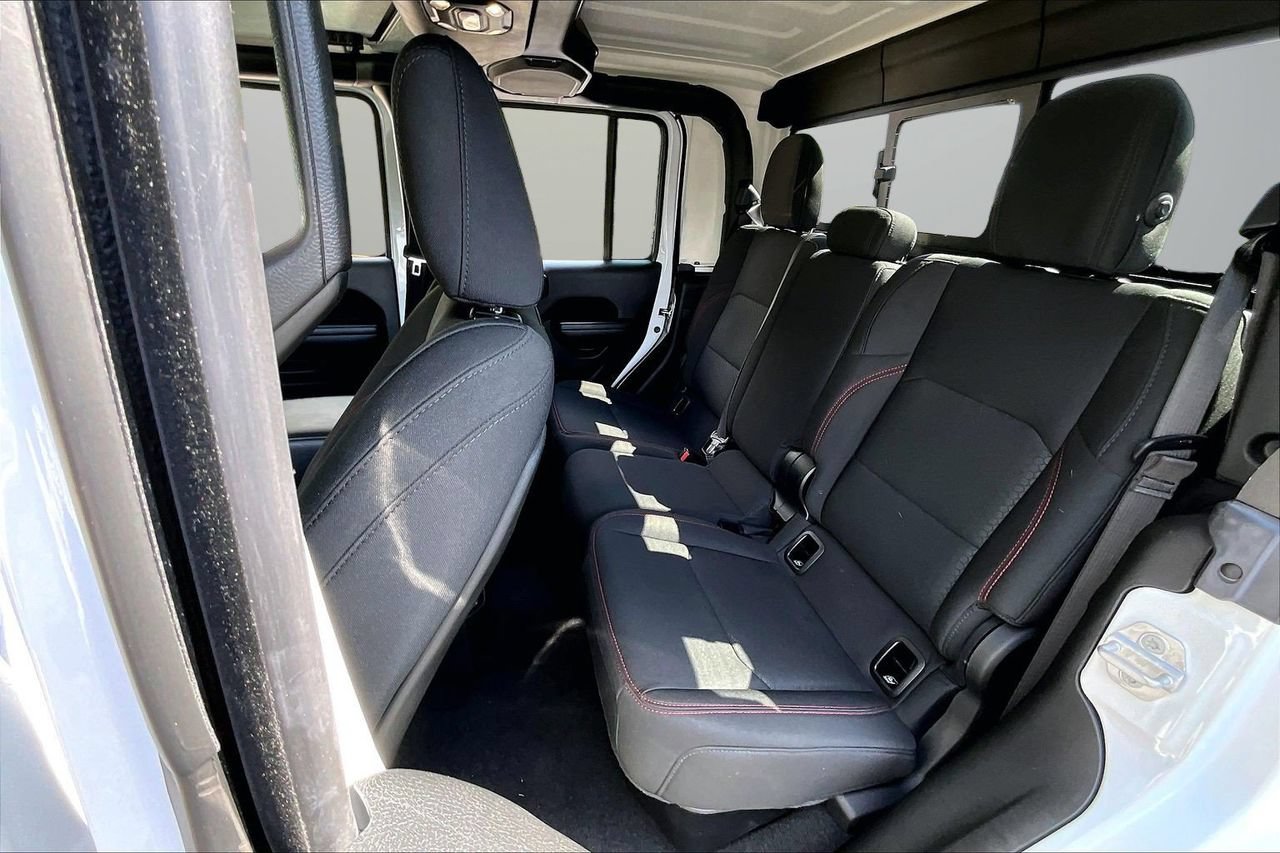 Used 2021 Jeep Gladiator Rubicon AWD/4WD image 22