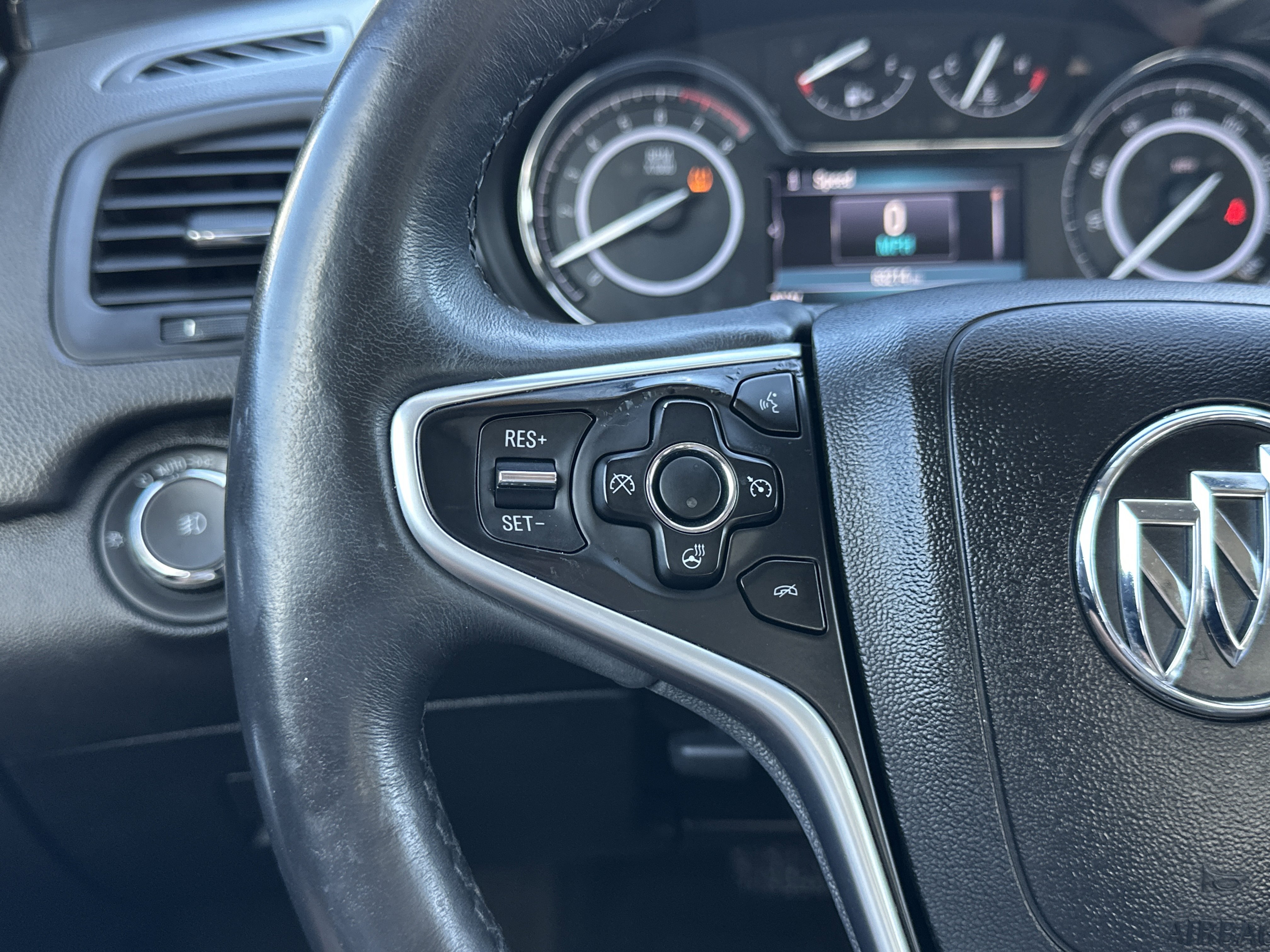 Used 2016 Buick Regal Premium image 32