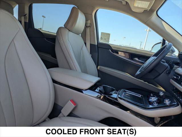 Certified 2023 Lincoln Nautilus Reserve w/ Monochromatic Package image 28