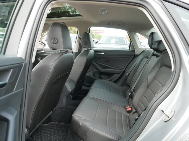 Certified 2023 Volkswagen Jetta SE FWD image 17
