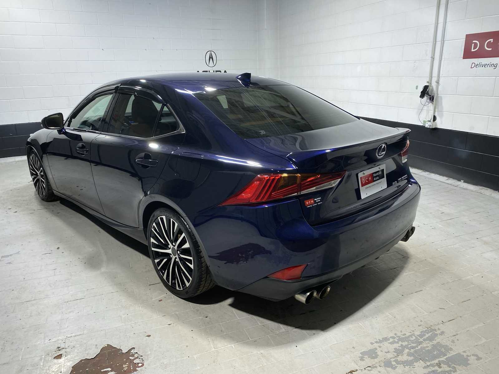 Used 2017 Lexus IS 300 AWD w/ Premium Package image 4