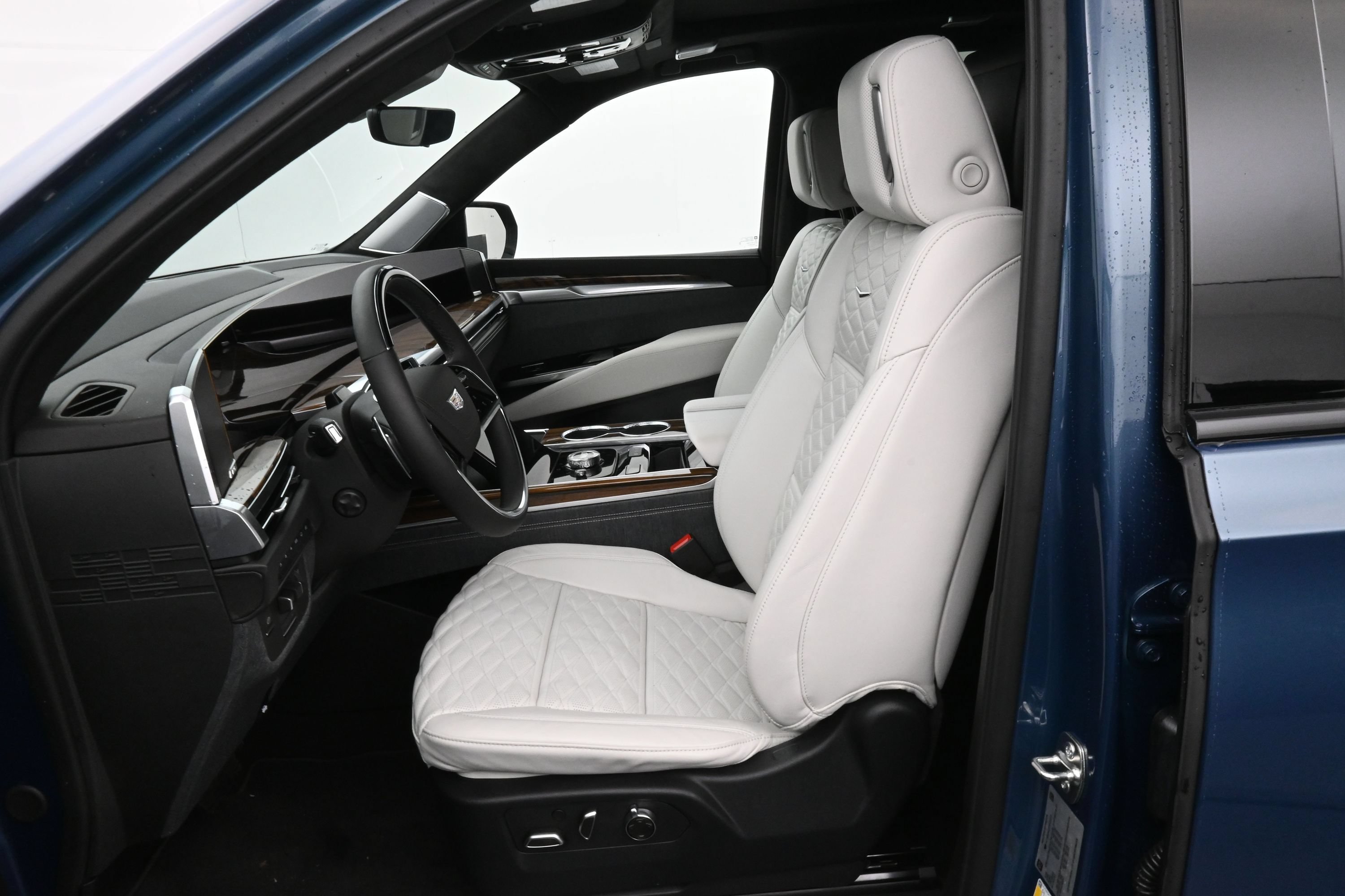 New 2026 Cadillac Escalade Platinum Sport AWD/4WD image 11
