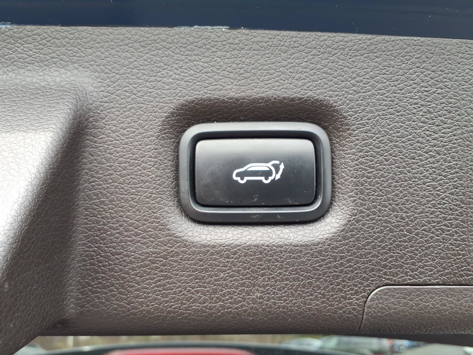 Used 2019 Hyundai Santa Fe AWD image 12