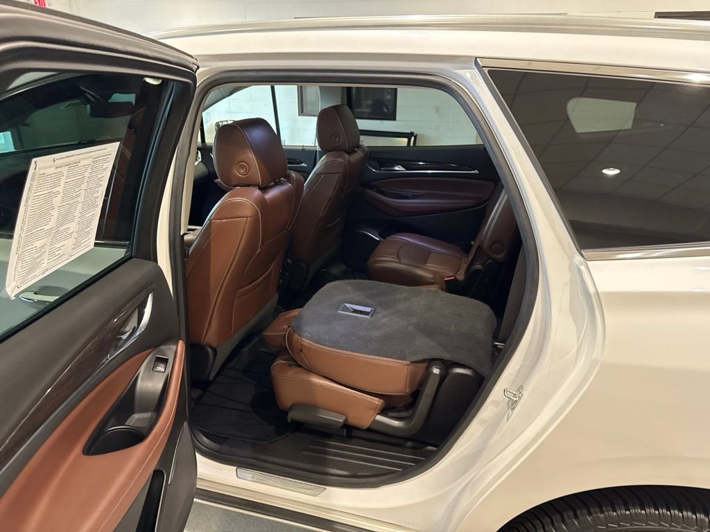 Used 2018 Buick Enclave Avenir w/ Avenir Technology Package AWD/4WD image 21