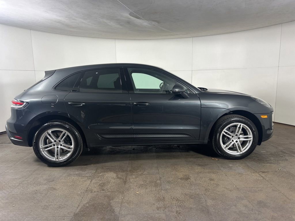 Certified 2025 Porsche Macan image 8
