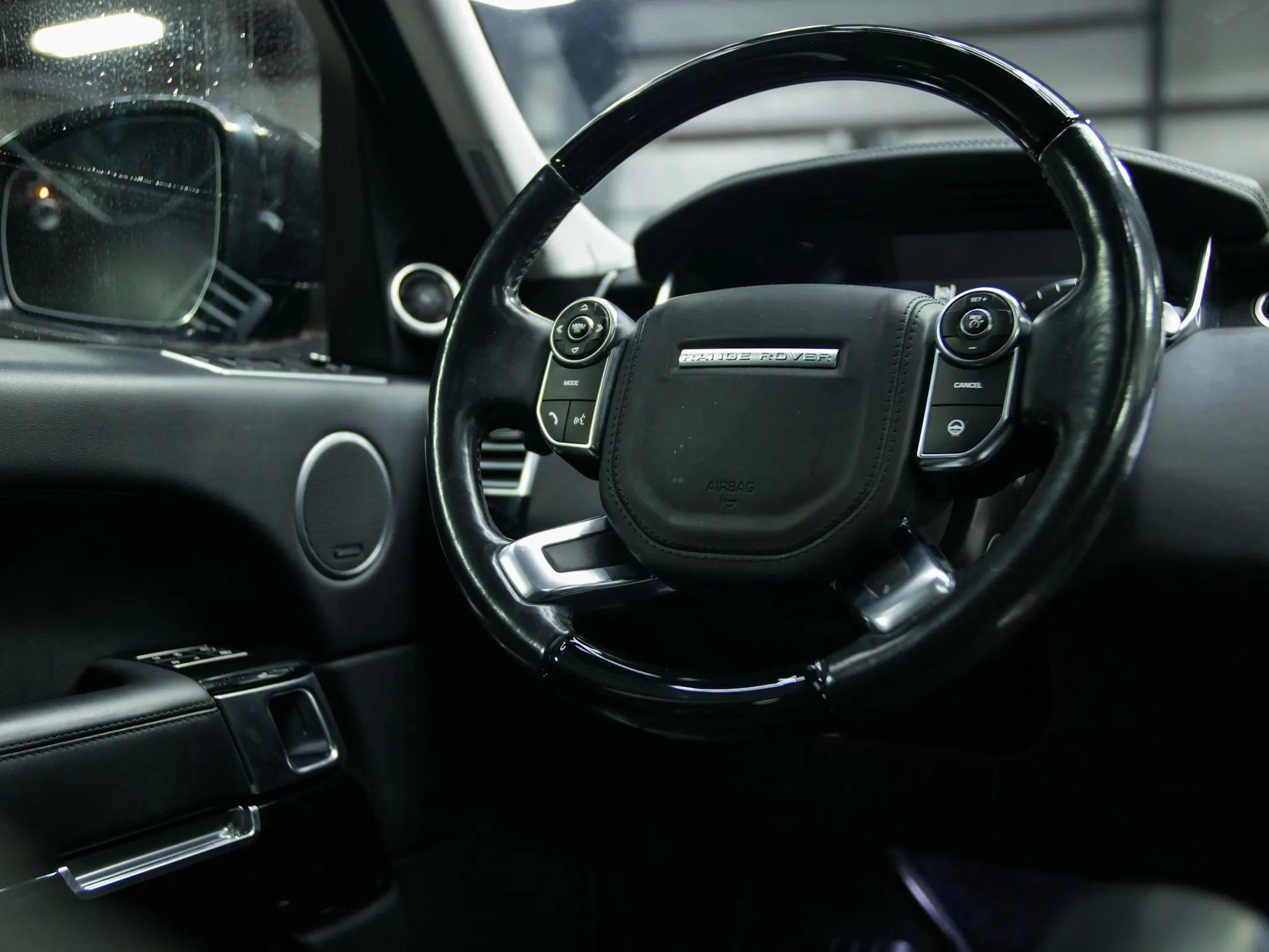 Used 2015 Land Rover Range Rover Supercharged image 39