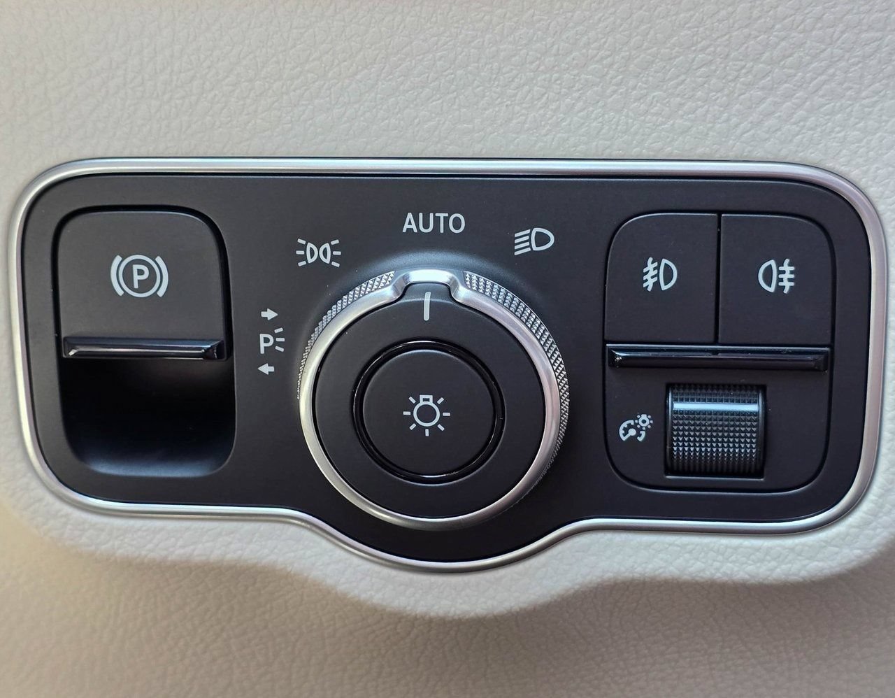 New 2026 Mercedes-Benz GLB 250 4MATIC image 29