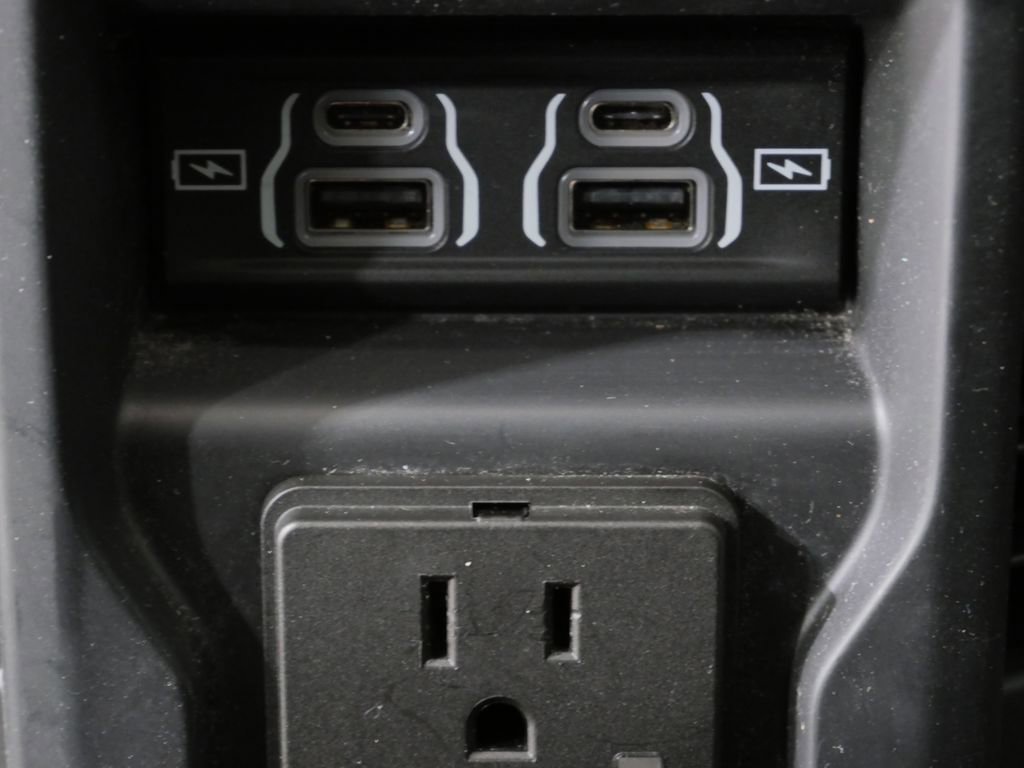 Used 2024 RAM 2500 Laramie w/ Safety Group AWD/4WD image 23