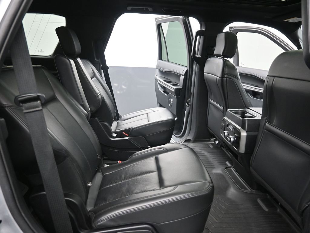 Used 2020 Ford Expedition XLT w/ Equipment Group 202A image 10