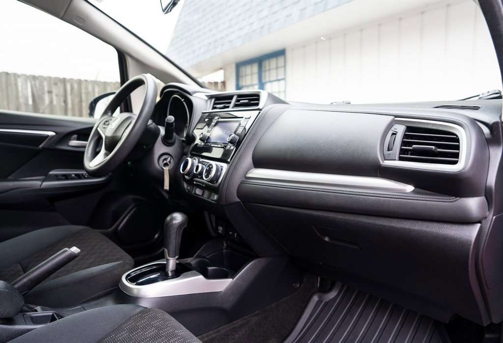 Used 2015 Honda Fit LX image 31