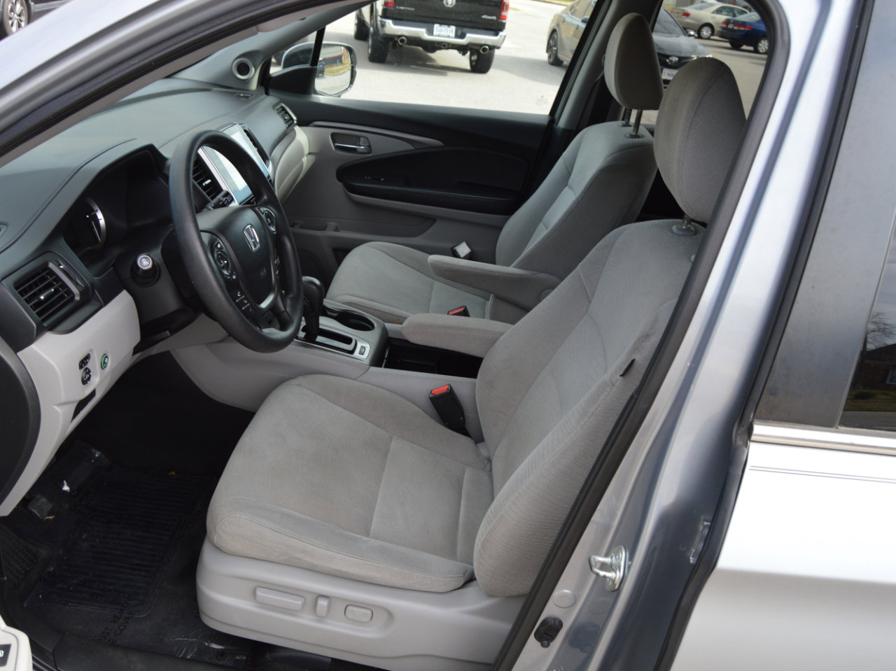 Used 2017 Honda Pilot EX image 11