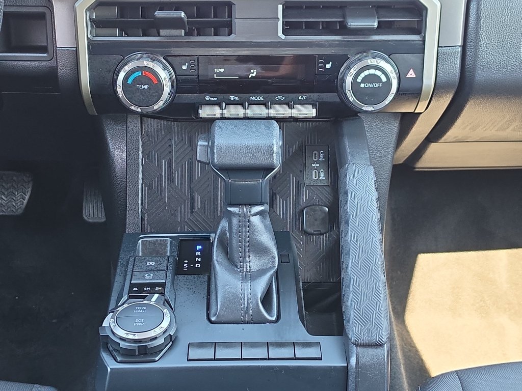 Certified 2025 Toyota Tacoma SR5 AWD/4WD image 23