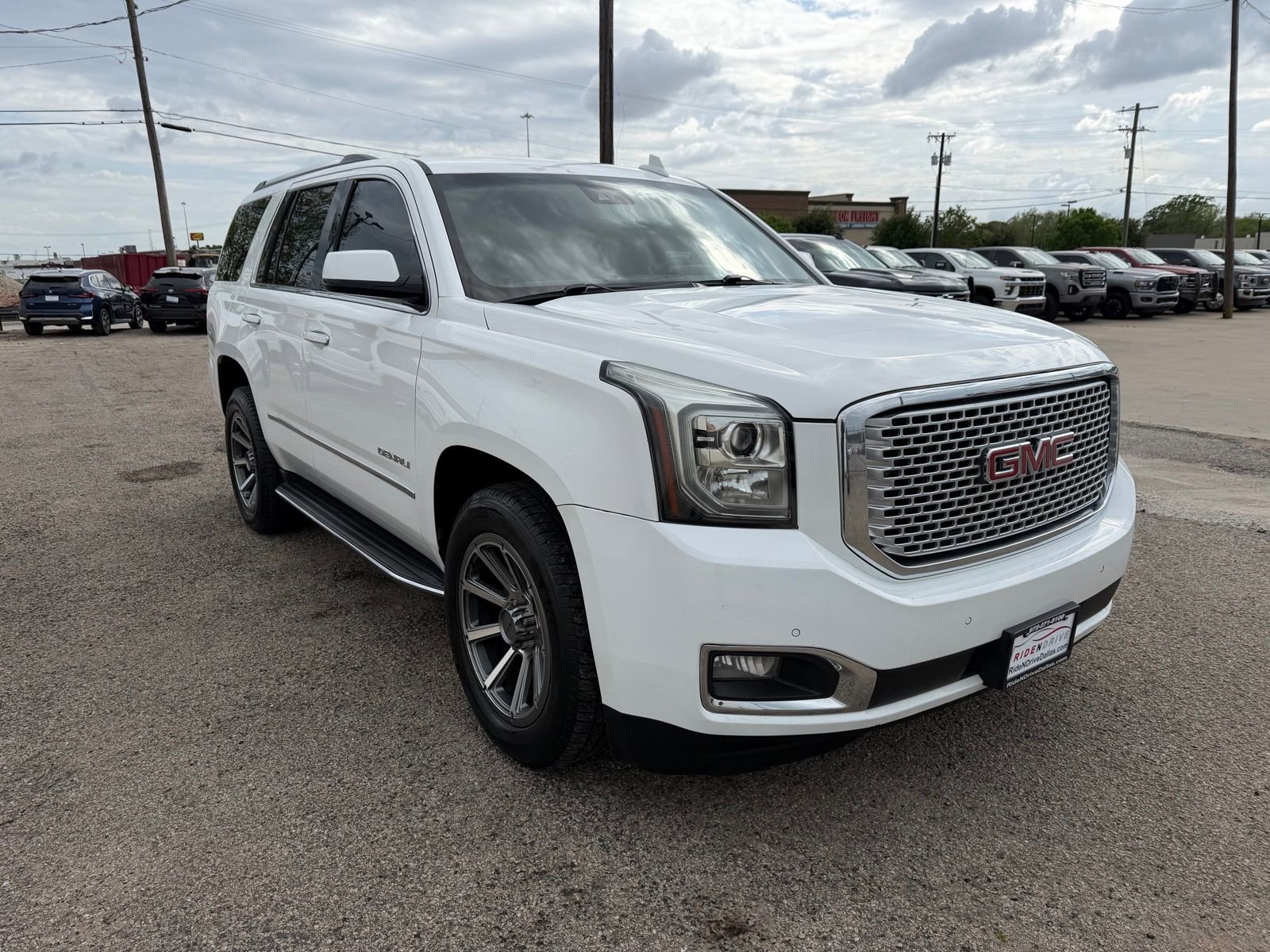 Used 2016 GMC Yukon Denali w/ Open Road Package AWD/4WD image 9