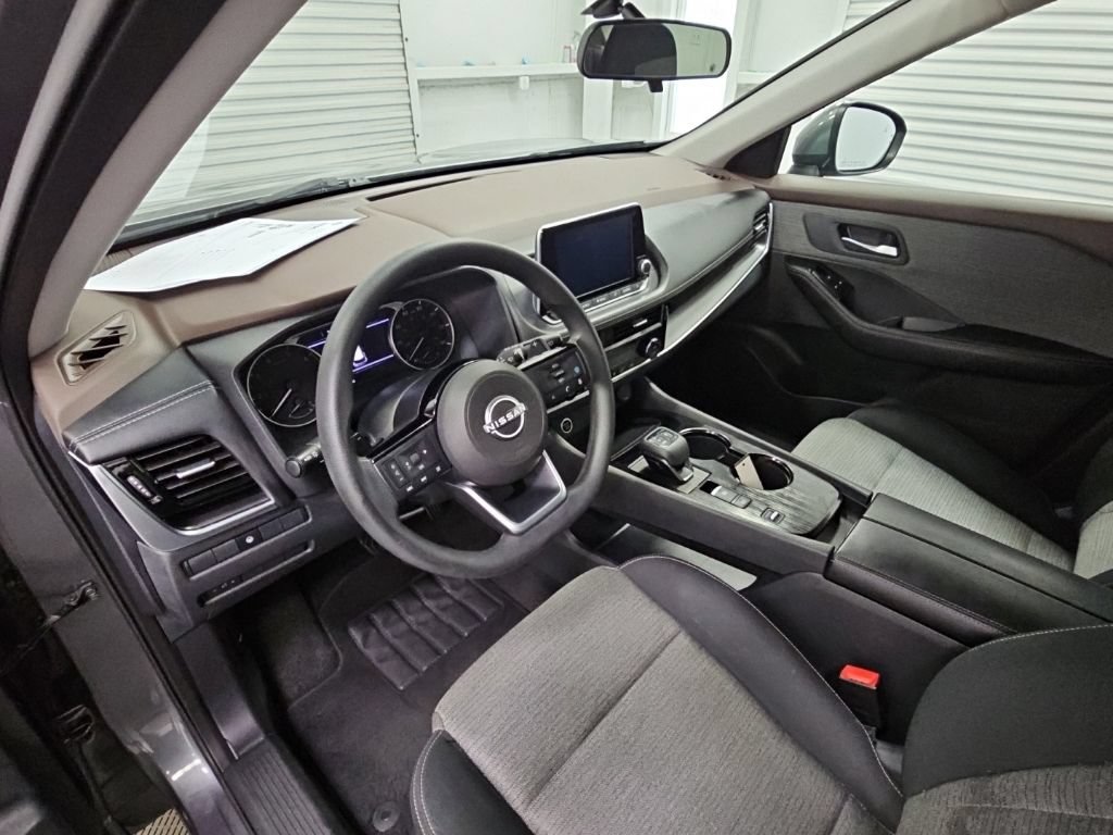 Used 2023 Nissan Rogue SV FWD image 13