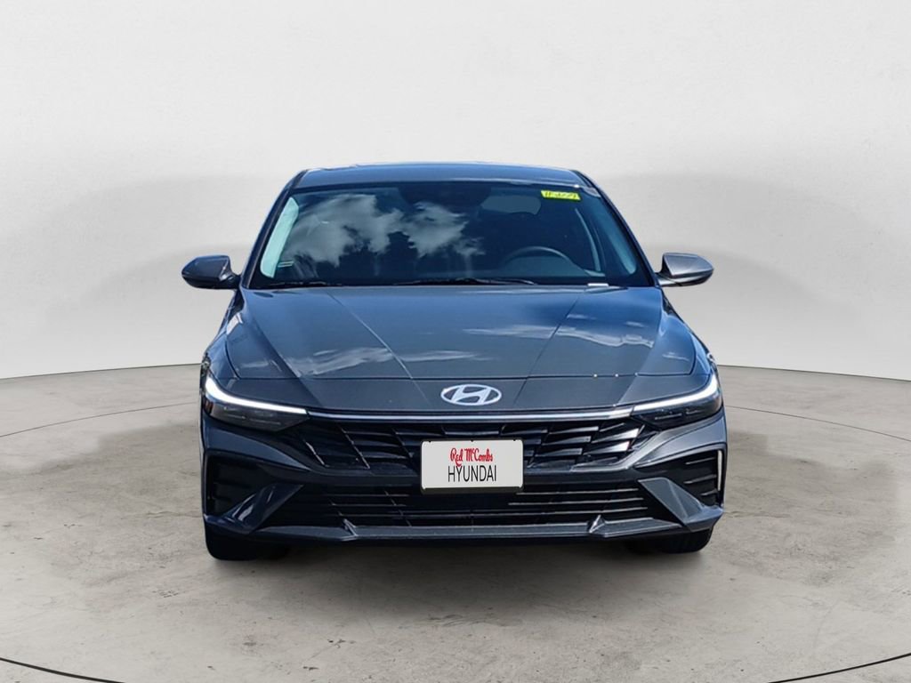 Used 2025 Hyundai Elantra SE FWD image 8