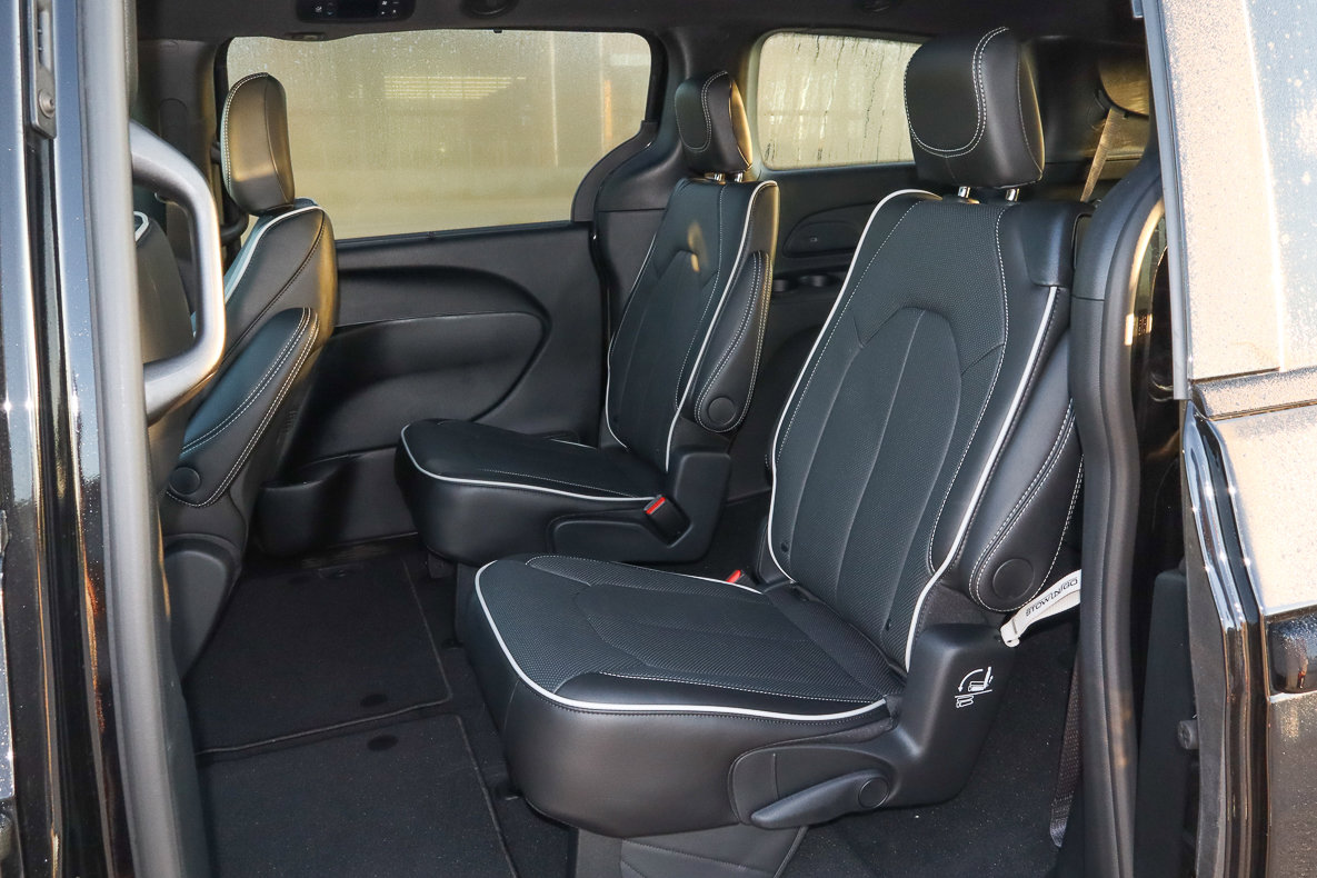 New 2026 Chrysler Pacifica Limited w/ S Appearance Package image 15