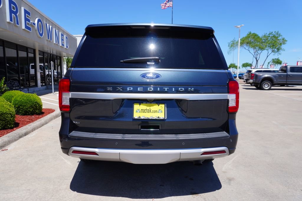 Used 2024 Ford Expedition XLT image 5