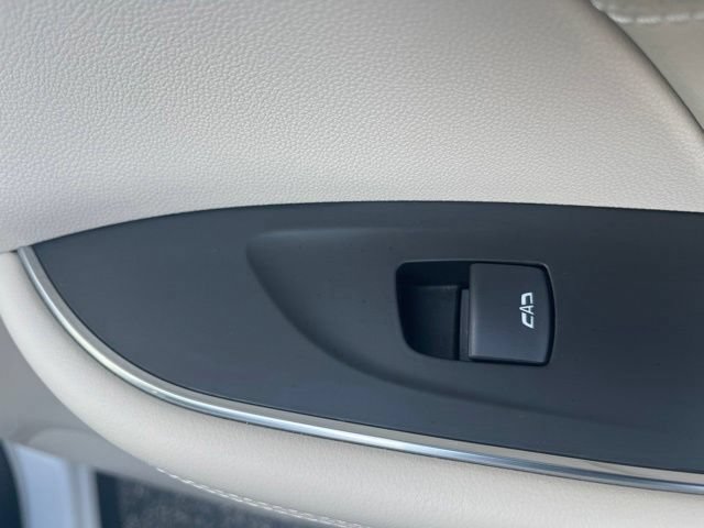 Used 2023 Buick Envision Preferred AWD/4WD image 38