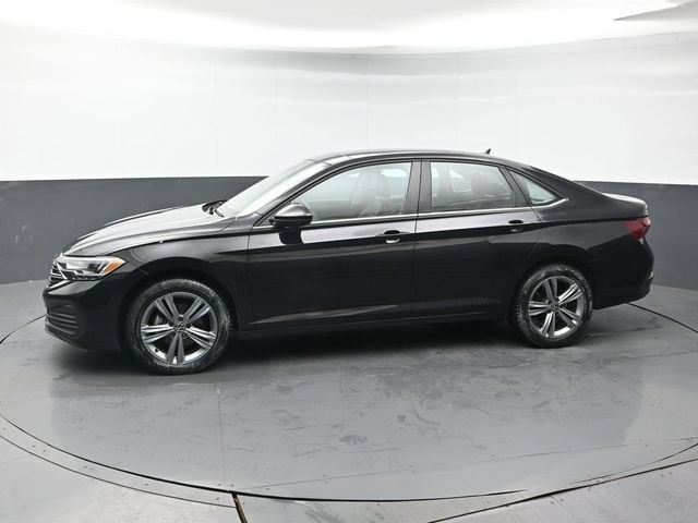 Used 2023 Volkswagen Jetta SE FWD image 2