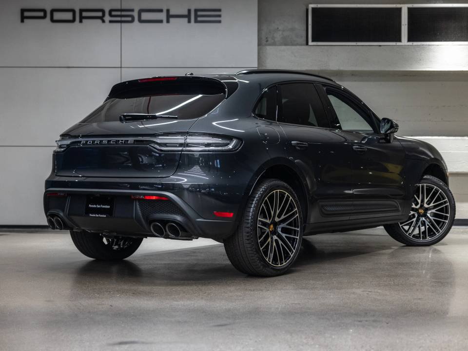 Certified 2026 Porsche Macan AWD/4WD image 11