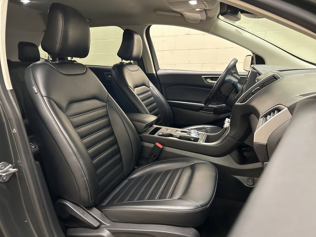 Used 2023 Ford Edge SEL image 2