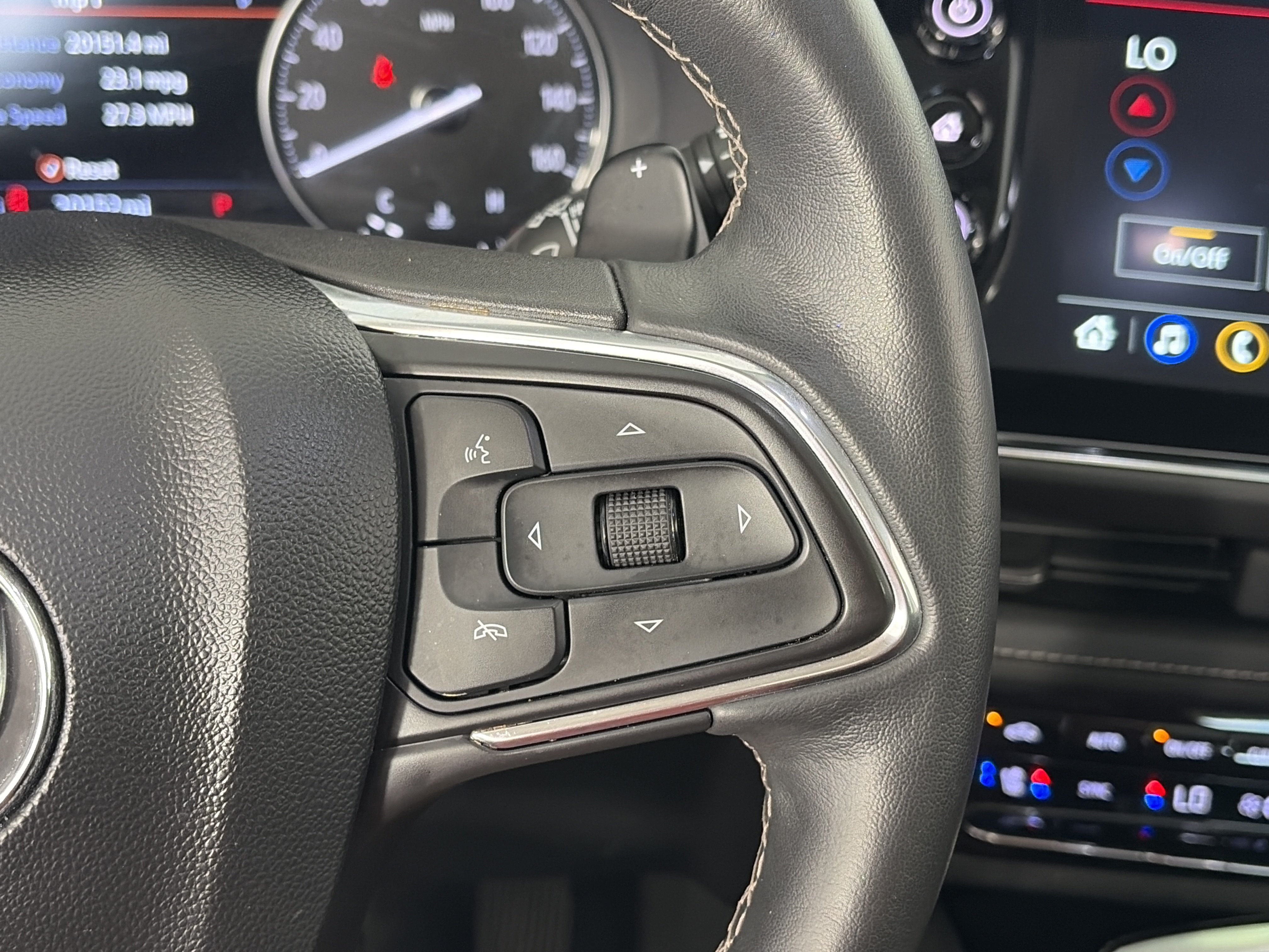 Certified 2023 Buick Envision Avenir AWD/4WD image 32
