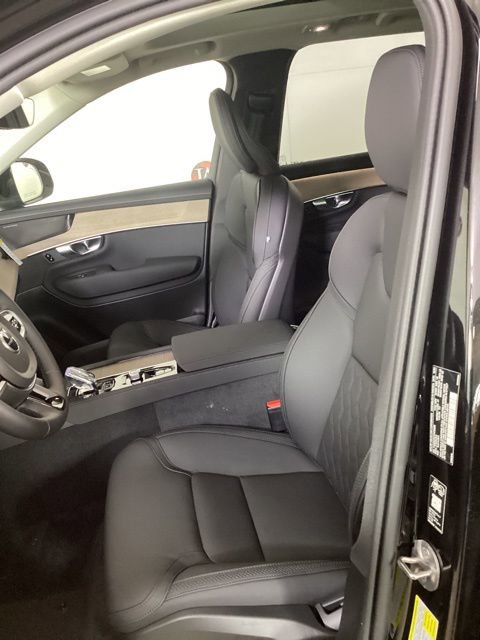 New 2026 Volvo XC90 B6 Plus w/ Protection Package Premier image 12