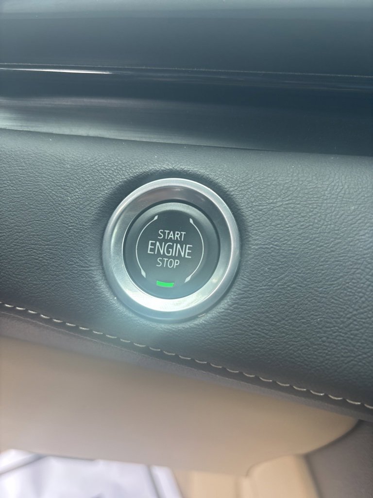 Used 2023 Cadillac Escalade Premium Luxury w/ Performance Package image 33