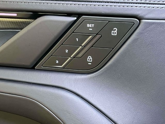 New 2026 Porsche Cayenne Electric AWD/4WD image 39