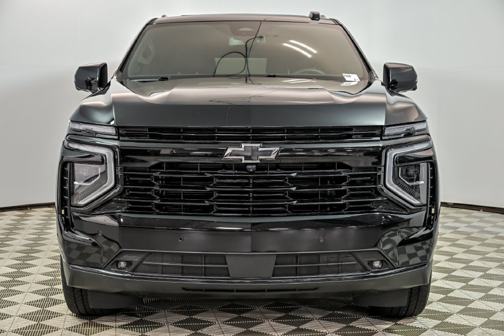 Used 2025 Chevrolet Suburban RST w/ Comfort Package AWD/4WD image 4