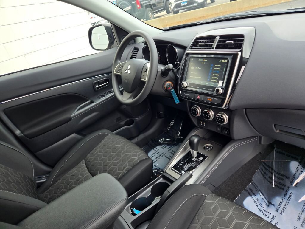 Used 2026 Mitsubishi Outlander Sport ES AWD/4WD image 6