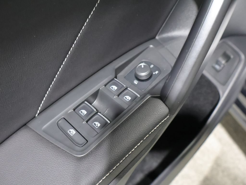Used 2022 Volkswagen Tiguan SEL R-Line AWD/4WD image 13